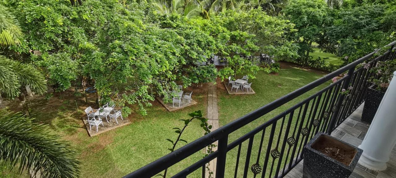 Rajarata Family Resort Anuradhapura Ngoại thất bức ảnh