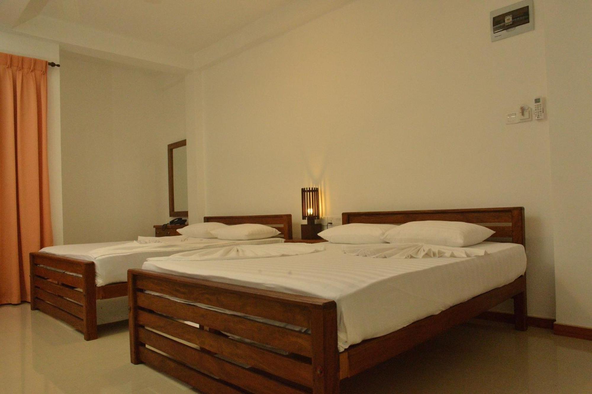 Rajarata Family Resort Anuradhapura Ngoại thất bức ảnh