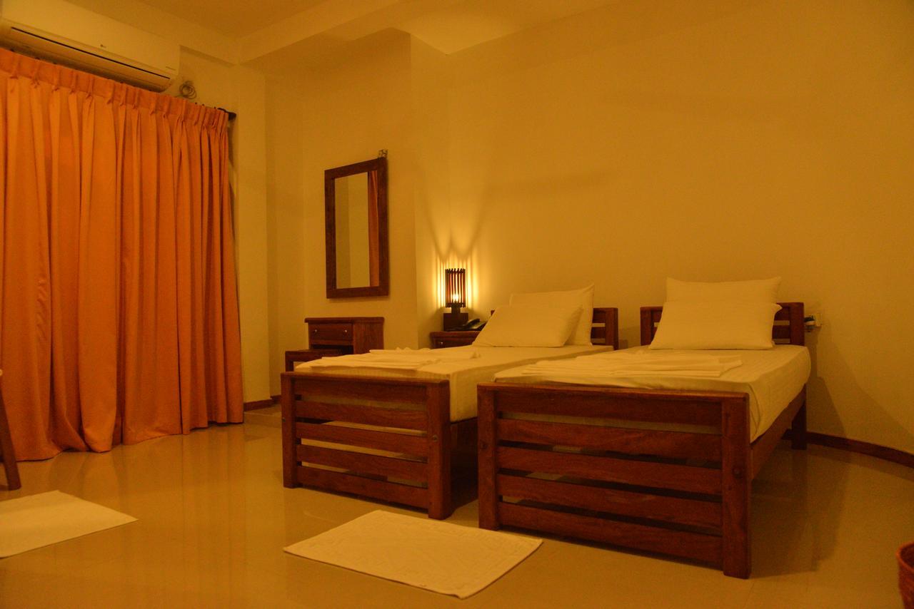 Rajarata Family Resort Anuradhapura Ngoại thất bức ảnh