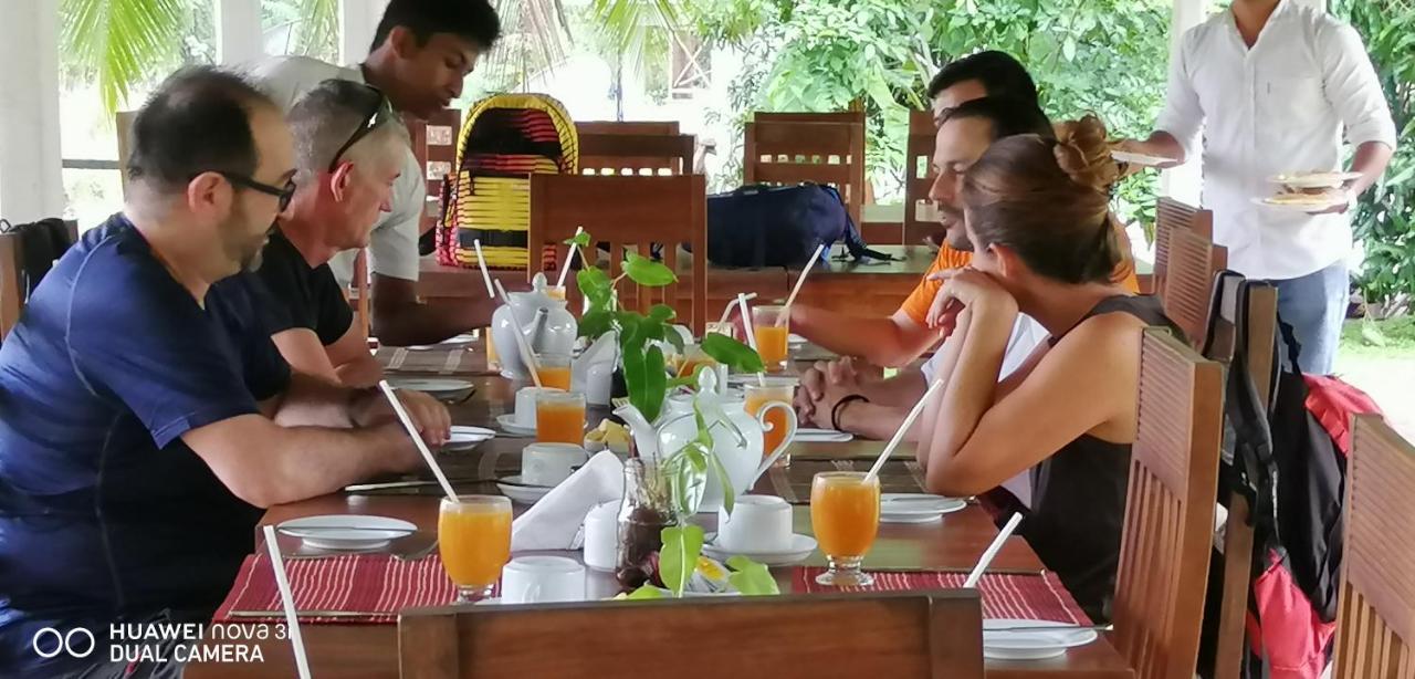 Rajarata Family Resort Anuradhapura Ngoại thất bức ảnh