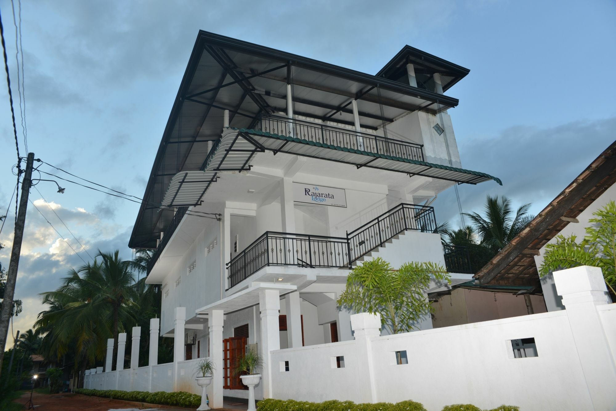 Rajarata Family Resort Anuradhapura Ngoại thất bức ảnh
