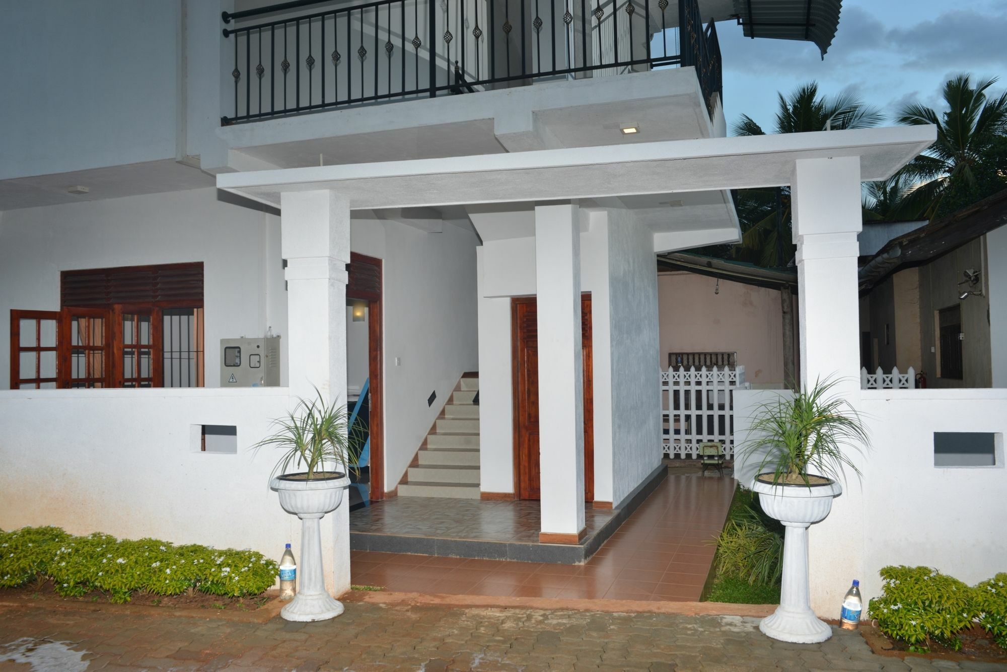 Rajarata Family Resort Anuradhapura Ngoại thất bức ảnh